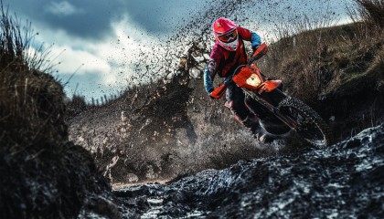 开云综合服务-《电竞赛事的数字化转型：从线下走向云端》，电子竞技赛事的内涵构建及传播价值