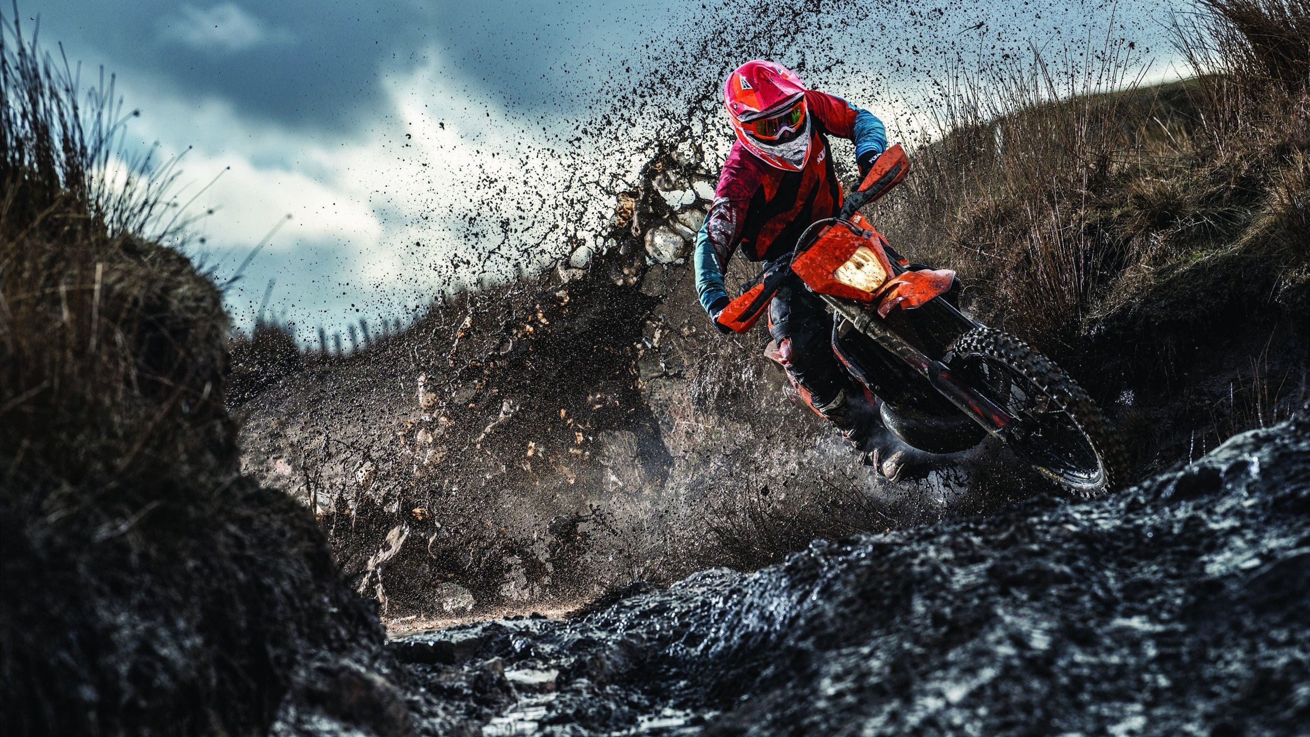 《电竞赛事的数字化转型:从线下走向云端》,电子竞技赛事的内涵构建及传播价值