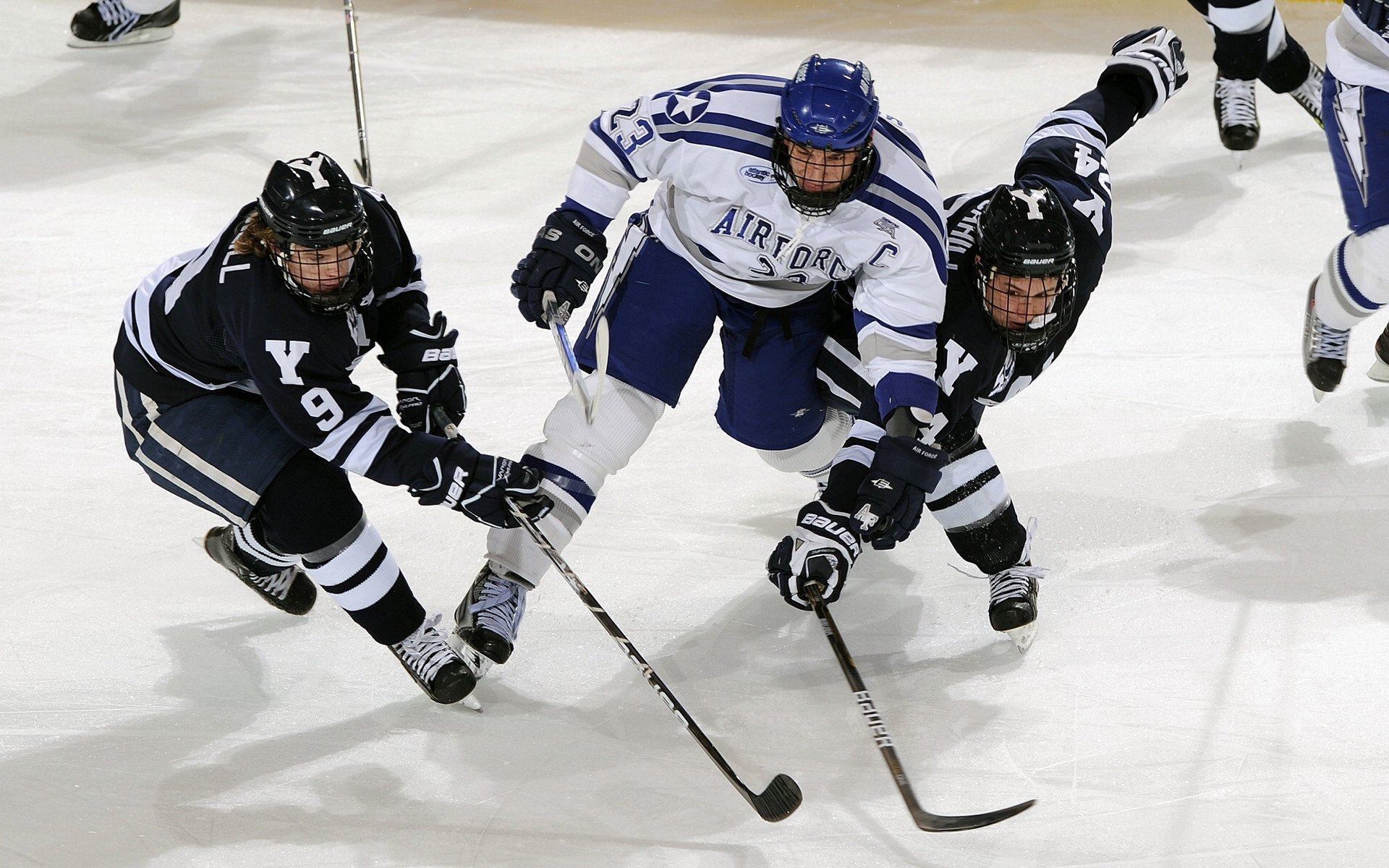 比赛总结:团队协作和精准投篮,赢得最终荣誉!,篮球团队协作的重要性